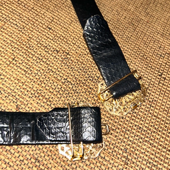 Vintage Gold and Leather Belt - Picture 4 of 5